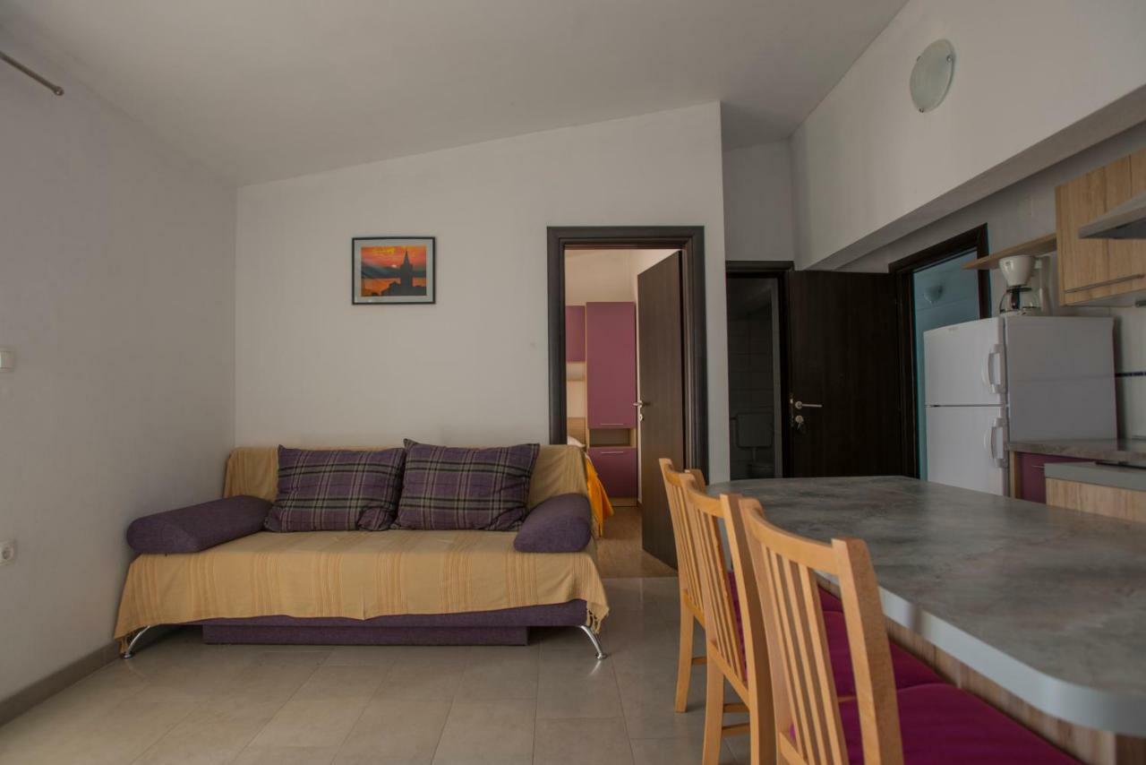 Apartmani Simic Starigrad Paklenica Exterior foto