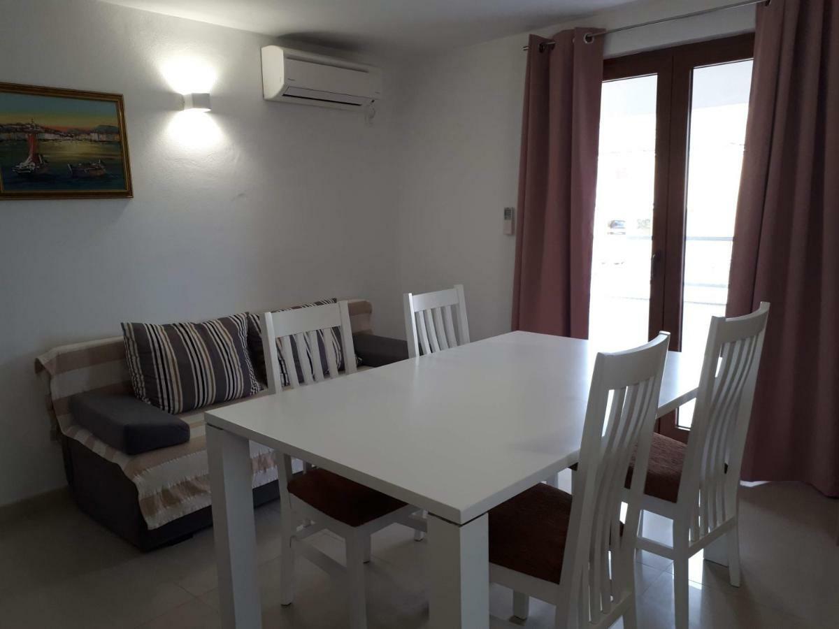 Apartmani Simic Starigrad Paklenica Exterior foto